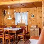 Almhuettendorf Klippitztoerl Tatil Evi